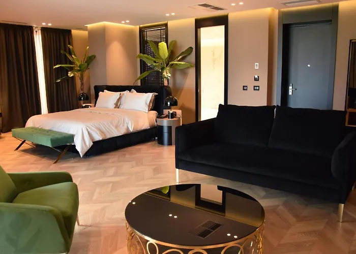 Unik ホテル Selitë e Vogël