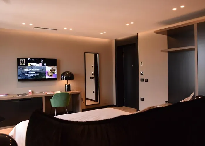 Unik ホテル Selitë e Vogël