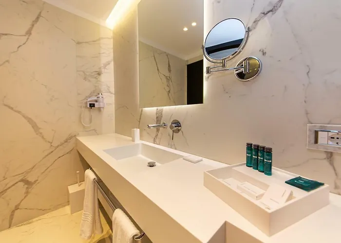 Unik ホテル Selitë e Vogël