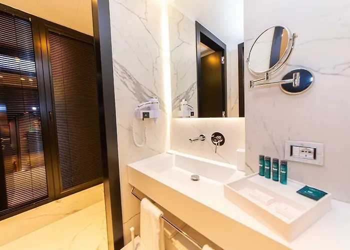 Unik ホテル Selitë e Vogël