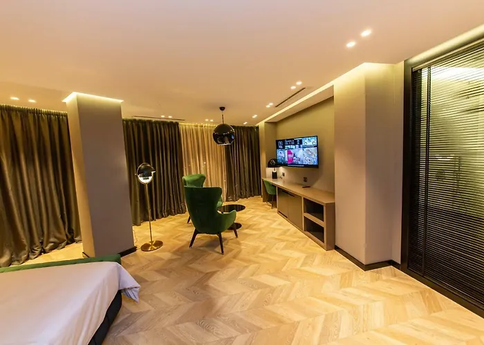 Unik 4* Selitë e Vogël