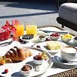 Unik Hotel 4*