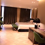 Unik 4* Selitë e Vogël