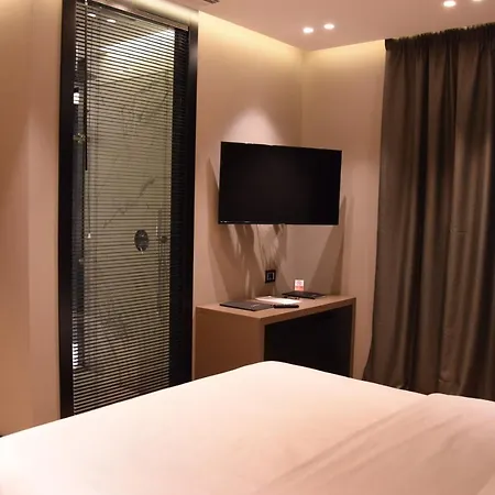 Unik Hotel 4*