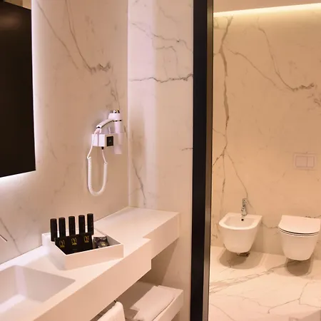 Unik Hotel 4*