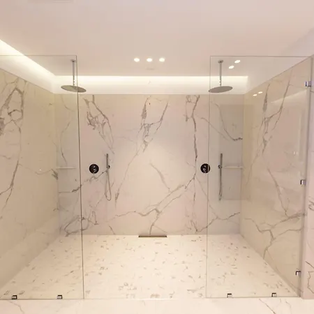 Unik Hotel 4*