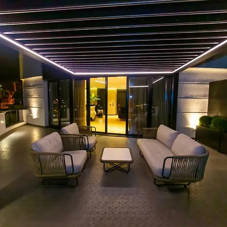 Hotel Unik 4*