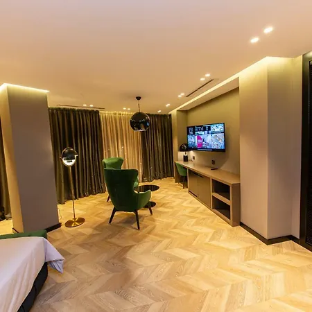 Unik 4* Selitë e Vogël