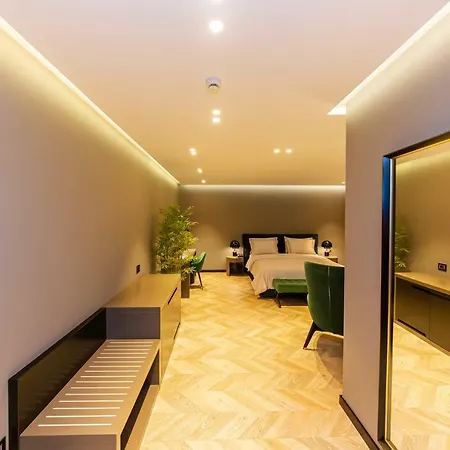 Unik Hotel 4*