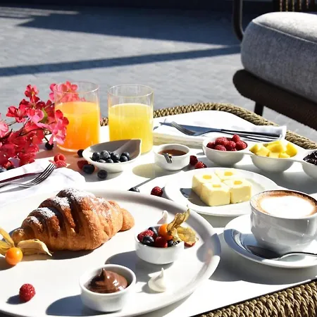 Unik Hotel 4*